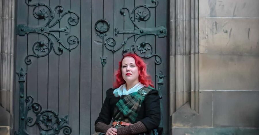 Edinburgh: Royal Mile Old Town Walking Tour - Beyond the main drag: Grassmarket and Candlemaker Row