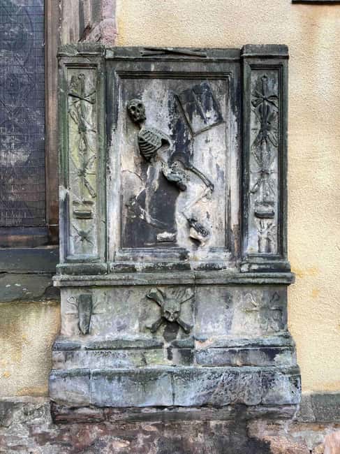 Edinburgh's Dark and Hidden History Walking Tour ☠️ - John Knox House, World’s End Close, and the route’s last act
