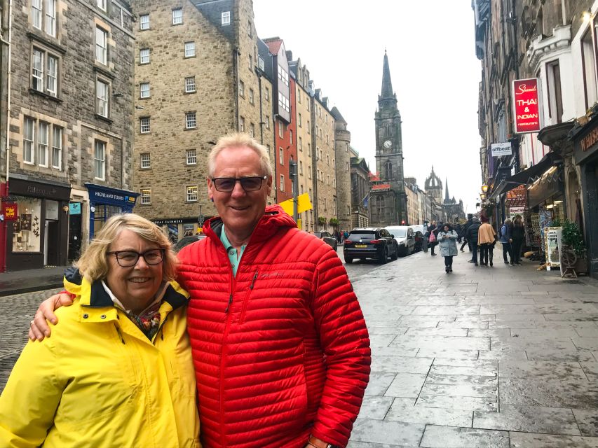 Edinburgh: Scottish Whisky Tasting with a Local Expert - The 3-hour flow: Old Town walk, cellar tastings, pub conversation