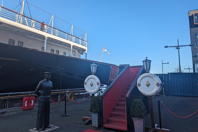 Edinburgh Shore Excursion: City Tour and Royal Yacht Britannia - Bus ride comfort, driver-guides, and what to do about missing onboard basics