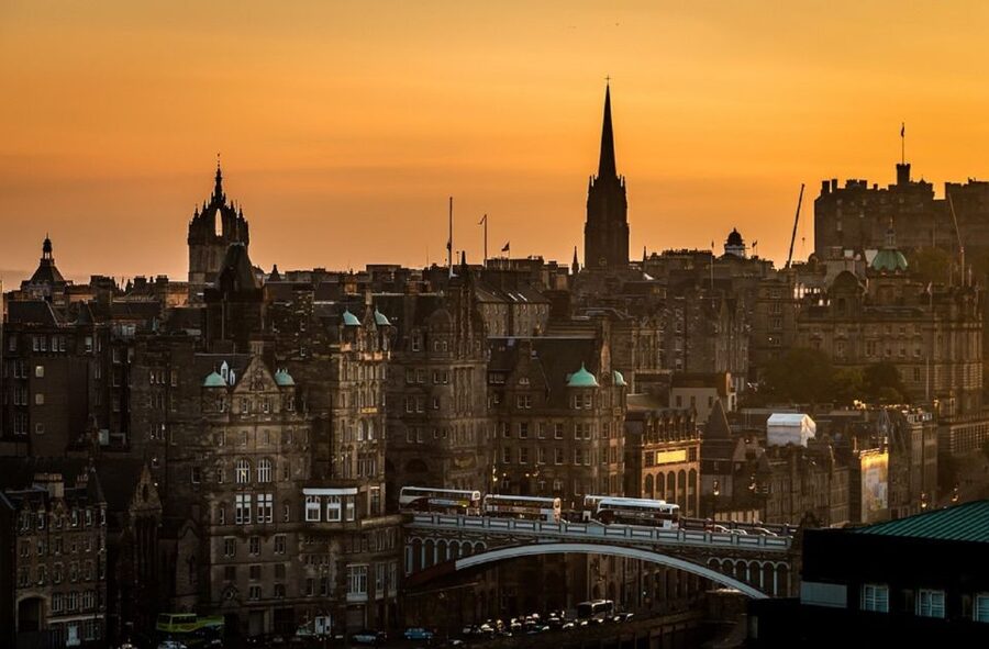 Edinburgh Shore Excursion: City Tour & Royal Yacht Britannia - Old Town Bus Tour and the Royal Mile Lead-In