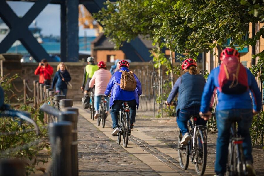 Edinburgh: Sightseeing Bike Tour - Leith and Portobello seaside time, plus an optional cafe break
