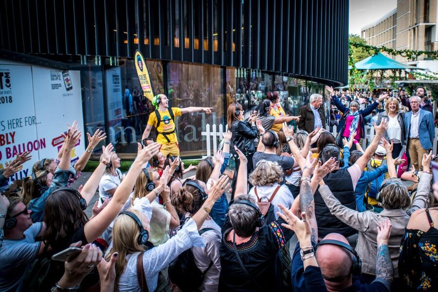 Edinburgh: Silent Disco Adventure Tour - Key things to know before you put on the headphones