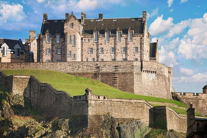 Edinburgh Skip-the-Ticket-Line Castle Walking Tour - The “inside” question: what the tour does and does not include