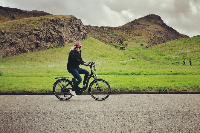 Edinburgh Sky to Sea Bike or E-Bike Tour with Transfer by TBC - A half-day that links Holyrood to Leith by bike