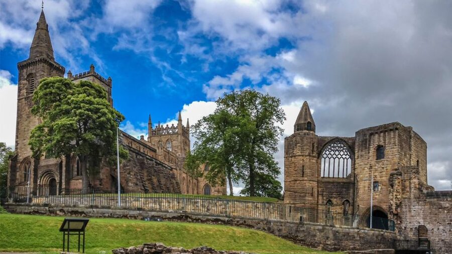 Edinburgh: St Andrews, Dunfermline Abbey and Fife Coast Tour - From Morrison Street to the Forth Bridges Viewpoint