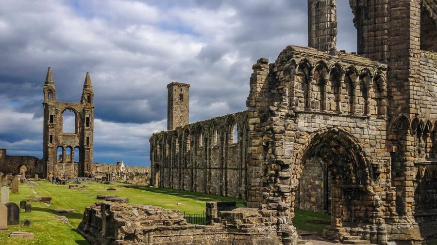 Edinburgh: St Andrews, Dunfermline Abbey and Fife Coast Tour - Lady’s Tower and Lighthouse Walk at St Andrews