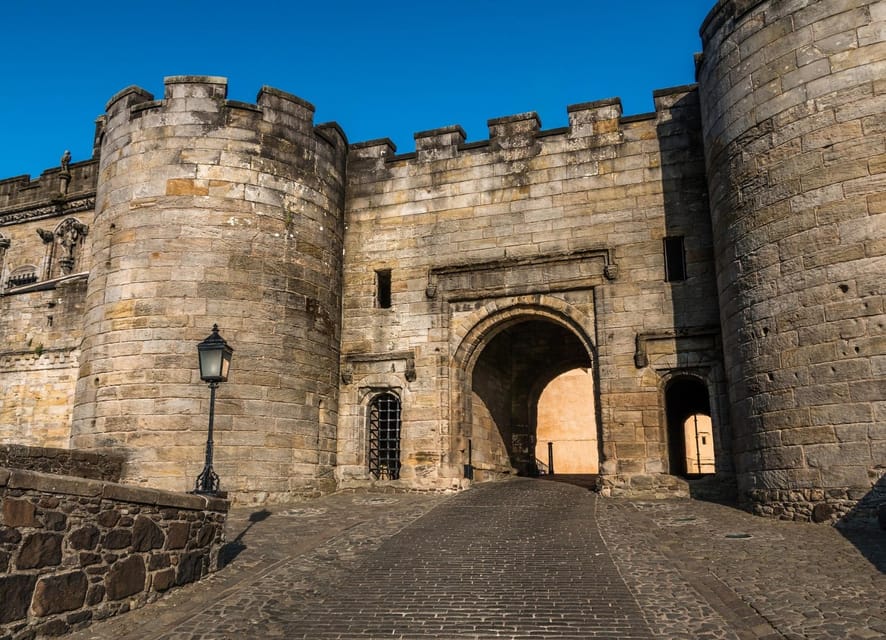 Edinburgh: Stirling Castle, Kelpies, Whisky & Highlands Tour - Key things to know before you go