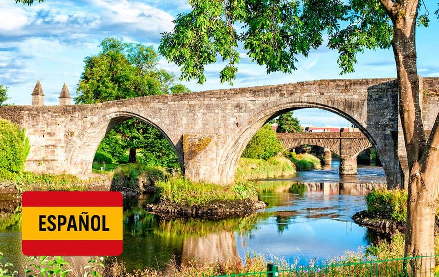 Edinburgh: Stirling, Whisky and St Andrews Tour in Spanish - Stirling Castle and the Wallace Monument: where Scotland’s big stories show up