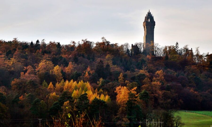 Edinburgh: Stirling, Whisky & St Andrews Tour in Italian - A one-day sweep from Edinburgh to Stirling and St Andrews