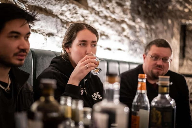 Edinburgh: The Lost Close Underground Scotch Whiskey Tasting - Stop 1 and Stop 2: the short guided tour underground