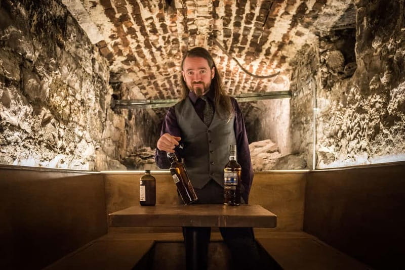 Edinburgh: The Lost Close Underground Scotch Whiskey Tasting - CoDE Pod meet-up: how to find the right entrance fast