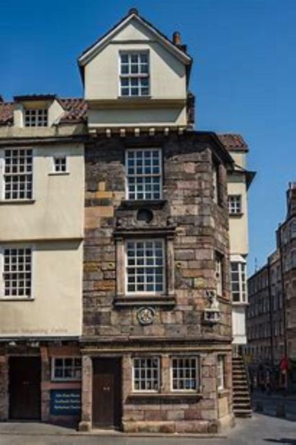 Edinburgh: The Mary Queen of Scots Guided Walking Tour - St Giles Cathedral: a stop that changes the mood of the walk