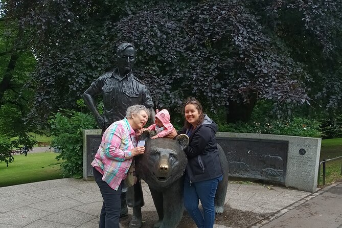 Edinburgh: The People's Story - Private Walking Tour - Mercat Cross and the Unicorn: Small Details That Change the View