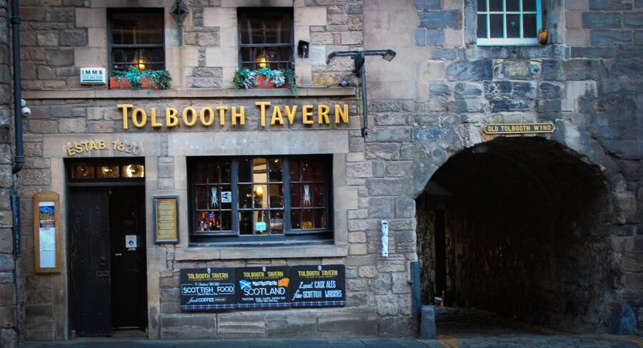 Edinburgh: Tolbooth Tavern Haggis Taster & Whisky Sampling - Your 30-minute haggis stack and dram, what you actually get