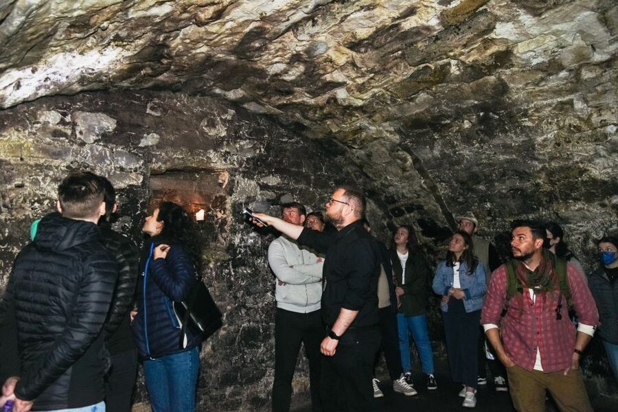 Edinburgh: Underground Vaults Tour - Spook Factor vs History: The Balance You Should Expect