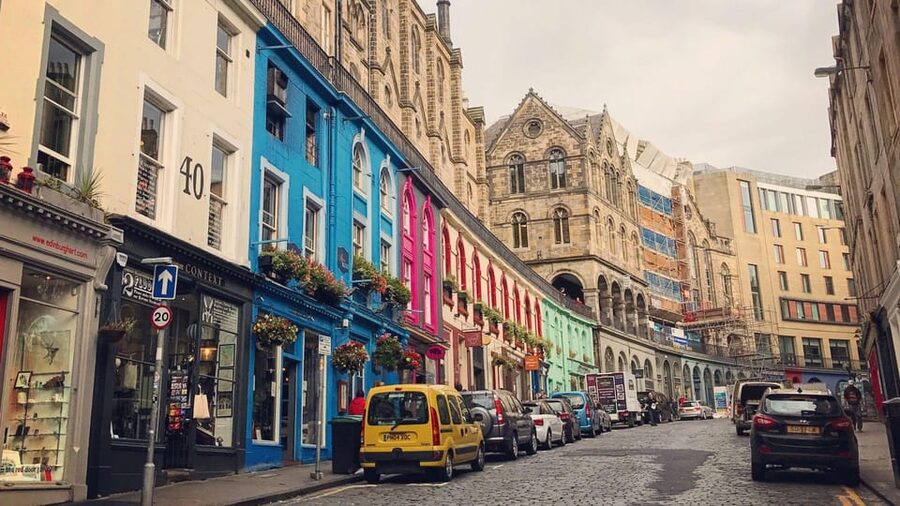 Edinburgh Walking Tour with a Local - Old Town closes and atmospheric lanes, the part you will remember