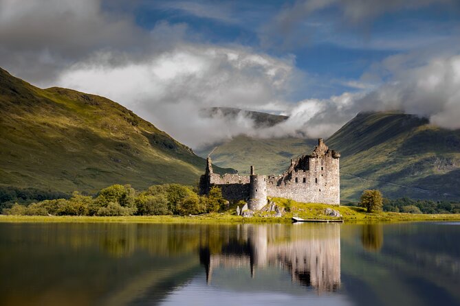 Edinburgh: West Highlands Privately Guided Day Tour in Luxury MPV - The drive begins with Stirling Castle and Mary Queen of Scots