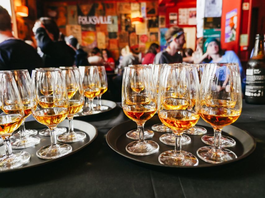 Edinburgh: Whisky Tasting with History and Storytelling - Four single malts, paced for learning from delicate to bold