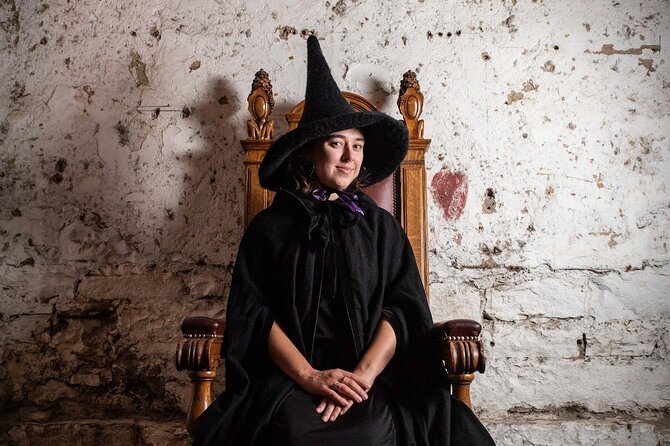 Edinburgh: Witches & Haunted History Walking Tour - Lady Stairs House courtyard: gruesome history and Scotland’s National Poet