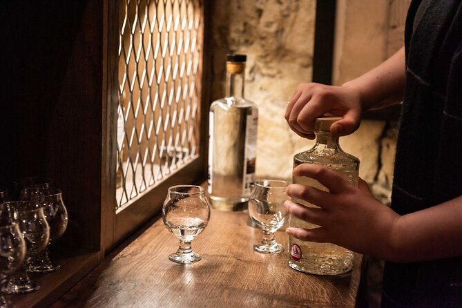Evolution of Gin and Underground Gin Tasting in Edinburgh | 1hr - Who should book this Edinburgh gin tasting
