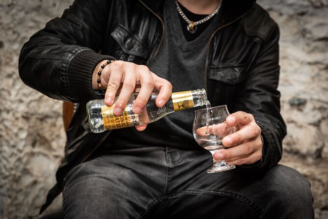 Evolution of Gin and Underground Gin Tasting in Edinburgh | 1hr - The Evolution of Gin story in 60 minutes