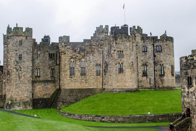 From Edinburgh: 1-day Outlander Tour - attractions included - A 9-Hour Outlander Day Trip From Edinburgh That Covers Big Territory