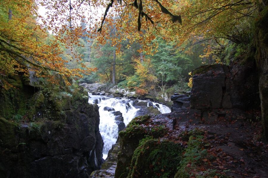From Edinburgh: 2-Day Highlands Tour with Hogwarts Express - Loch Ness in Fort Augustus: cruise and Urquhart Castle, with a real-world caveat