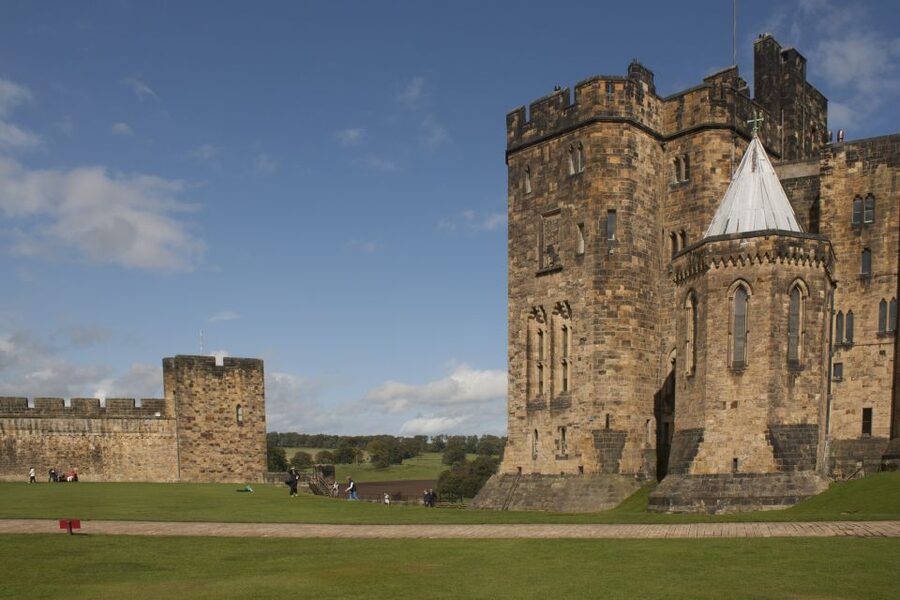 From Edinburgh: 5 Day Best of Northern England Tour - Hartside Pass, Hadrian’s Wall and Vindolanda, and the border viewpoints back to Edinburgh