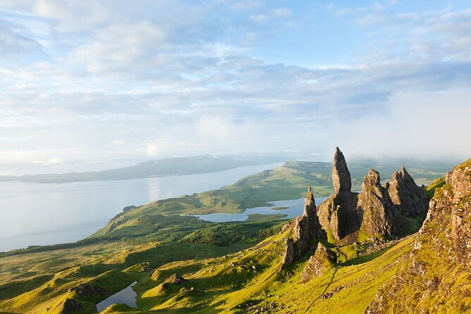 From Edinburgh: 6-Day Isle of Skye & Hebridean Hopper Tour w/Room - Lewis beach time, Tarbert, and landing on Skye