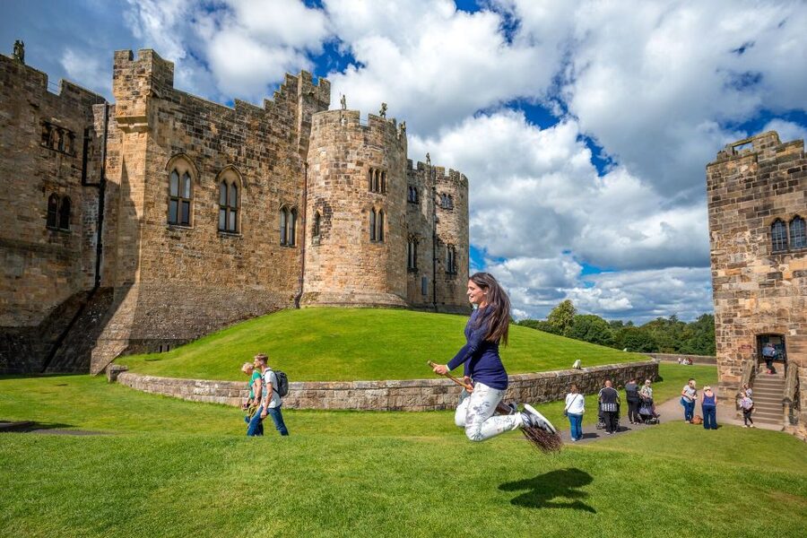 From Edinburgh: Day Trip to Bamburgh and Alnwick Castle - Tickets and value: when $68 feels fair