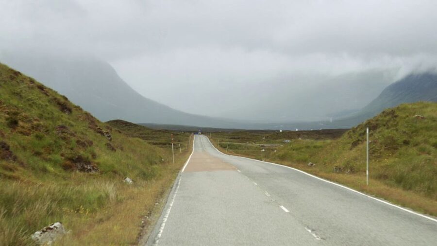 From Edinburgh: Glasgow & Scottish lakes Spanish Tour - Comfort and timing tips for a full 10-hour day