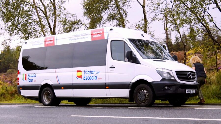 From Edinburgh: Glasgow & Scottish lakes Spanish Tour - Getting out of Edinburgh: how the shared ride shapes your day