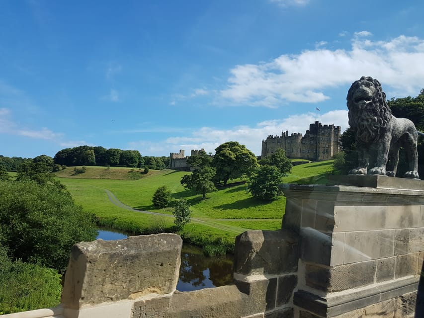From Edinburgh: Holy Island, Alnwick Castle & Northumbria - A smooth 9-hour loop from Edinburgh, with real breathing room