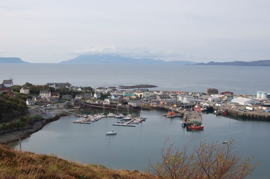 From Edinburgh: Isle of Skye and Hogwarts Express 4-Day Trip - From Skye to Mallaig, Then the Jacobite Train to Fort William