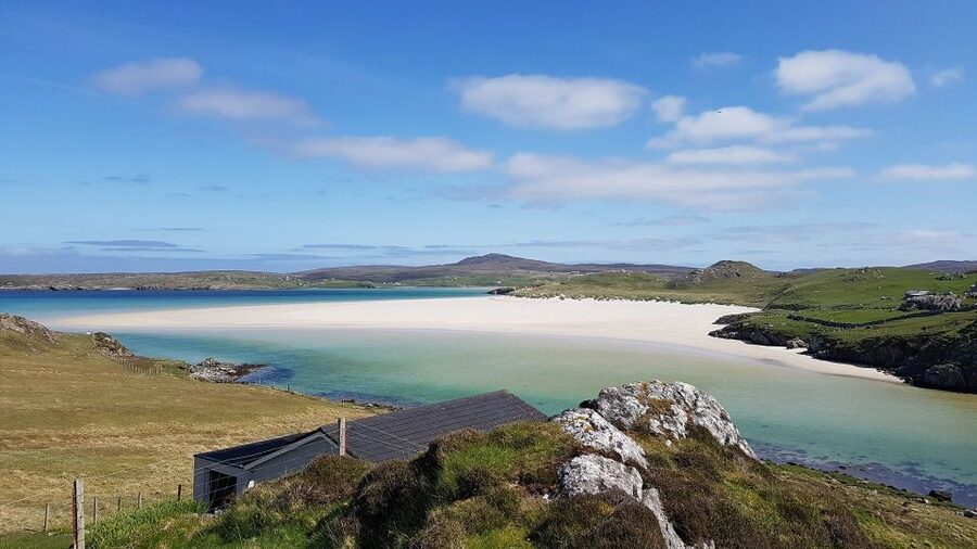 From Edinburgh: Isle of Skye and Outer Hebrides 6-Day Tour - Kelpies to Stirling, then Loch Ness and Inverness in one strong Day 1