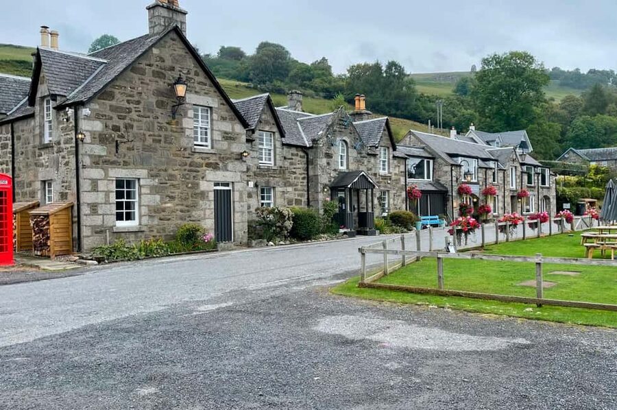 From Edinburgh: Loch Ness and Highlands Tour in Spanish - Who should book this Loch Ness and Highlands tour from Edinburgh