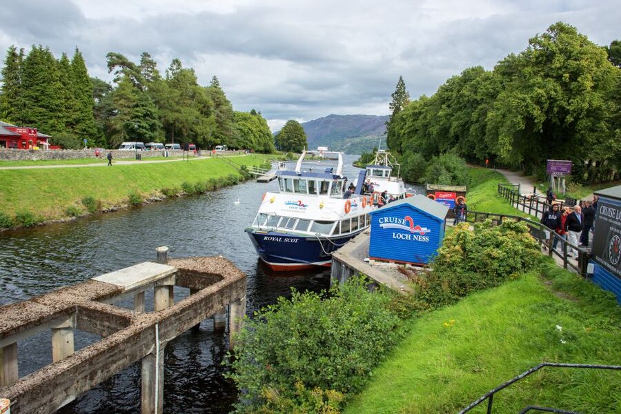 From Edinburgh: Loch Ness and Scottish Highlands Day Tour - Linlithgow Palace to Stirling Castle: Mary Queen of Scots and Braveheart Energy