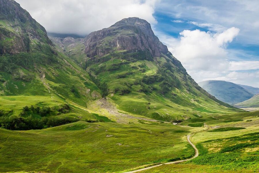 From Edinburgh: Loch Ness and The Highlands Tour - Guides and Atmosphere, Especially When the Day Runs Long
