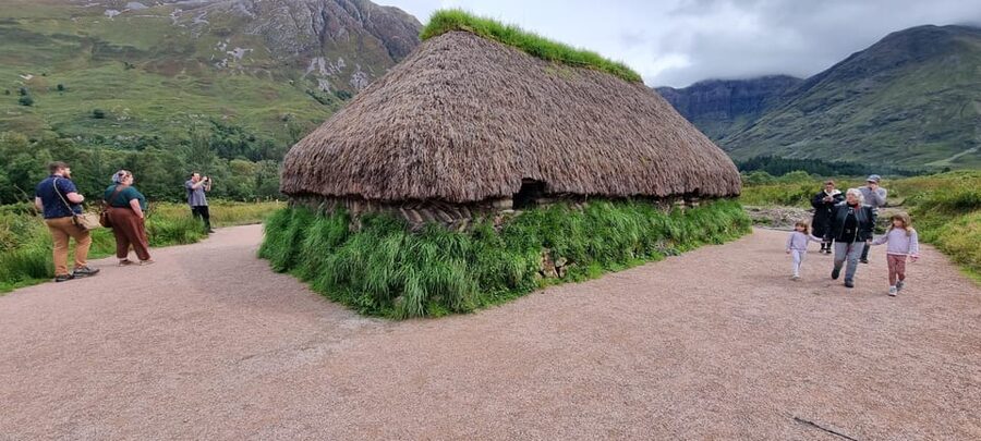 From Edinburgh: Loch Ness Private Day Tour with Transfers - Loch Ness shoreline and Nessie legends, with optional cruise time