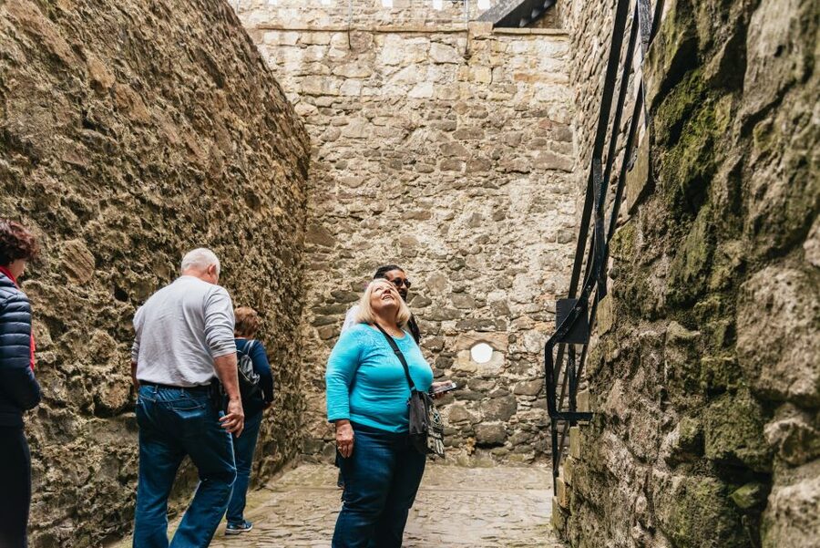 From Edinburgh: Outlander Experience 2-Day Tour - Guides Like Ben, Kenny, Rob, Chloë, and Hugh Make the Trip