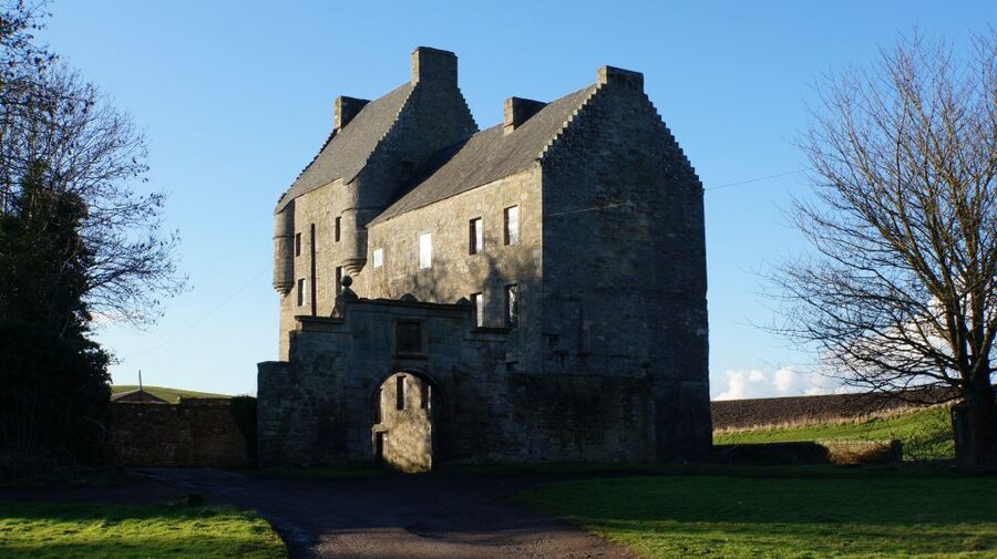 From Edinburgh: Outlander, Palaces, and Jacobites Day Trip - Doune Castle optional, plus Stirling Castle views on the way
