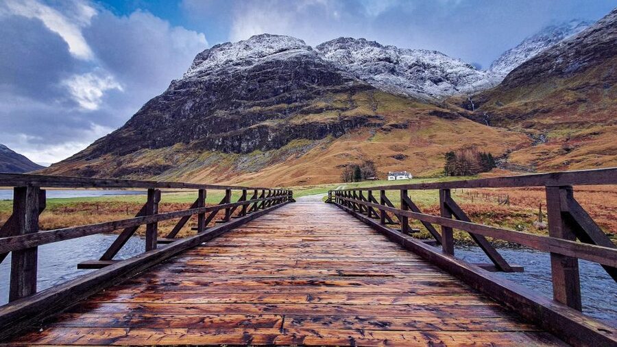 From Edinburgh: The Kelpies, Glencoe & Loch Lomond Day Tour - Touring in an executive vehicle: why comfort helps on a long day