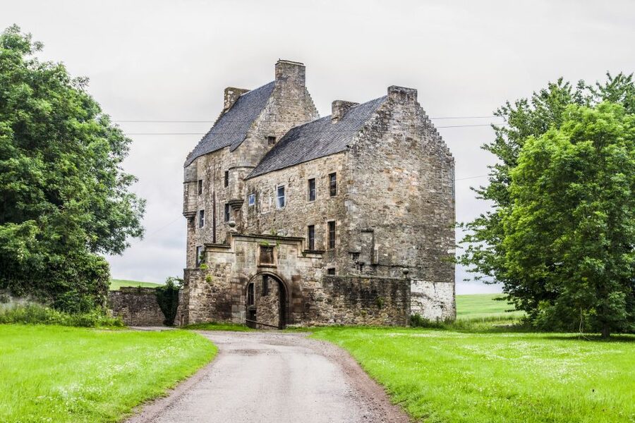 From Edinburgh: The Outlander Experience Guided Tour - Culross as Cranesmuir: Cobblestones, Views, and a Little Extra Walking