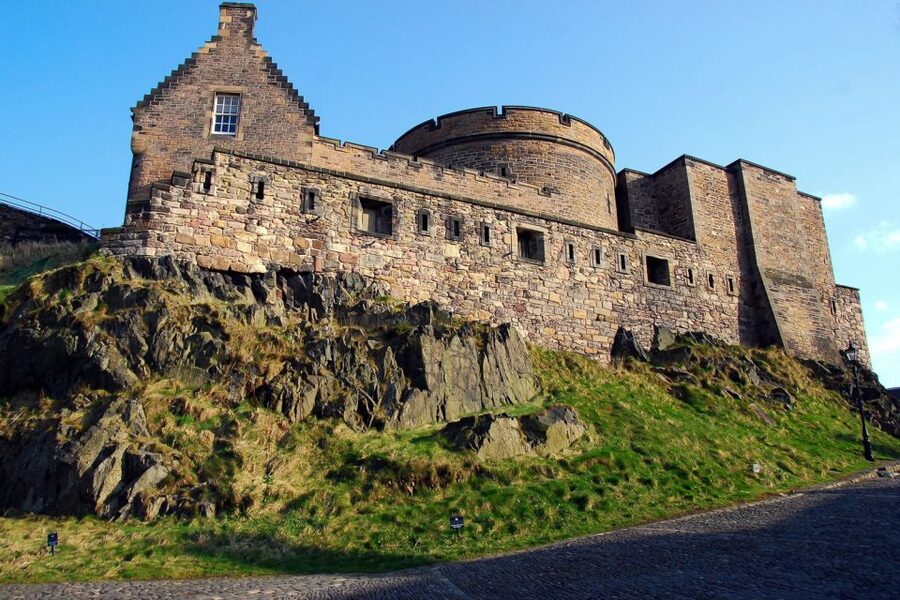 From London: Day Trip to Edinburgh by Rail with Castle Entry - Getting the Bus Ticket Working in Edinburgh