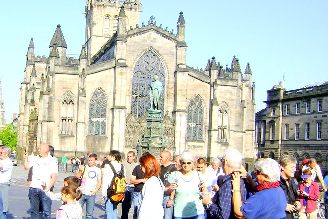 Full Day Tour of Edinburgh Including Lunch With A Local Expert - Getting Your Bearings on Edinburgh From Scott Monument to the Castle Esplanade