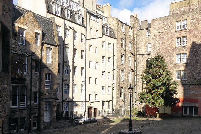 Fun, Flexible Treasure Hunt Around Edinburgh with Cryptic Clues & Hidden Gems - St Giles’ Cathedral and the Mercat Cross: Learning Through Looking