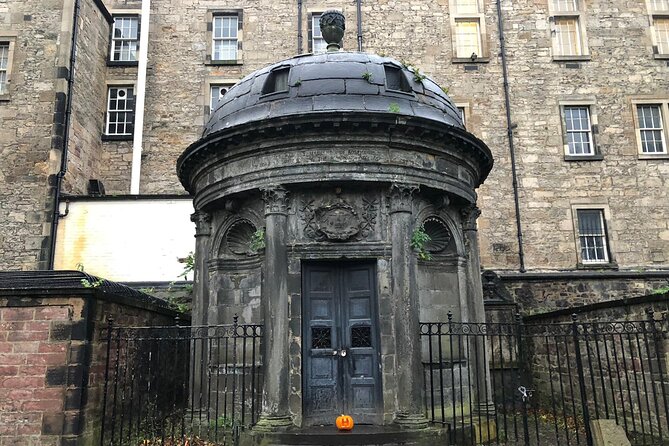 Ghosts of Edinburgh: Bloody Past Exploration Game and Tour - How to Make the App Work for You (Not Against You)