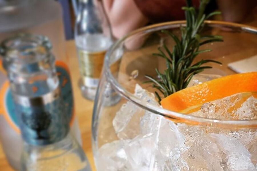 Haggis paired with whisky & gins in 56 North distillery! - Where the haggis and gin pairing actually happens