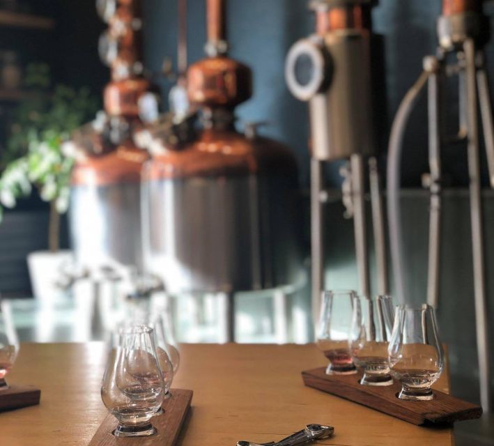 Haggis paired with whisky & gins in 56 North distillery! - What you eat: haggis, neeps and tatties, and peppercorn sauce